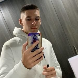 Meet your Posher, Ethan